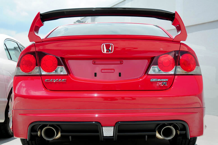 HONDA Civic FD2 RR款改裝後擾流板。